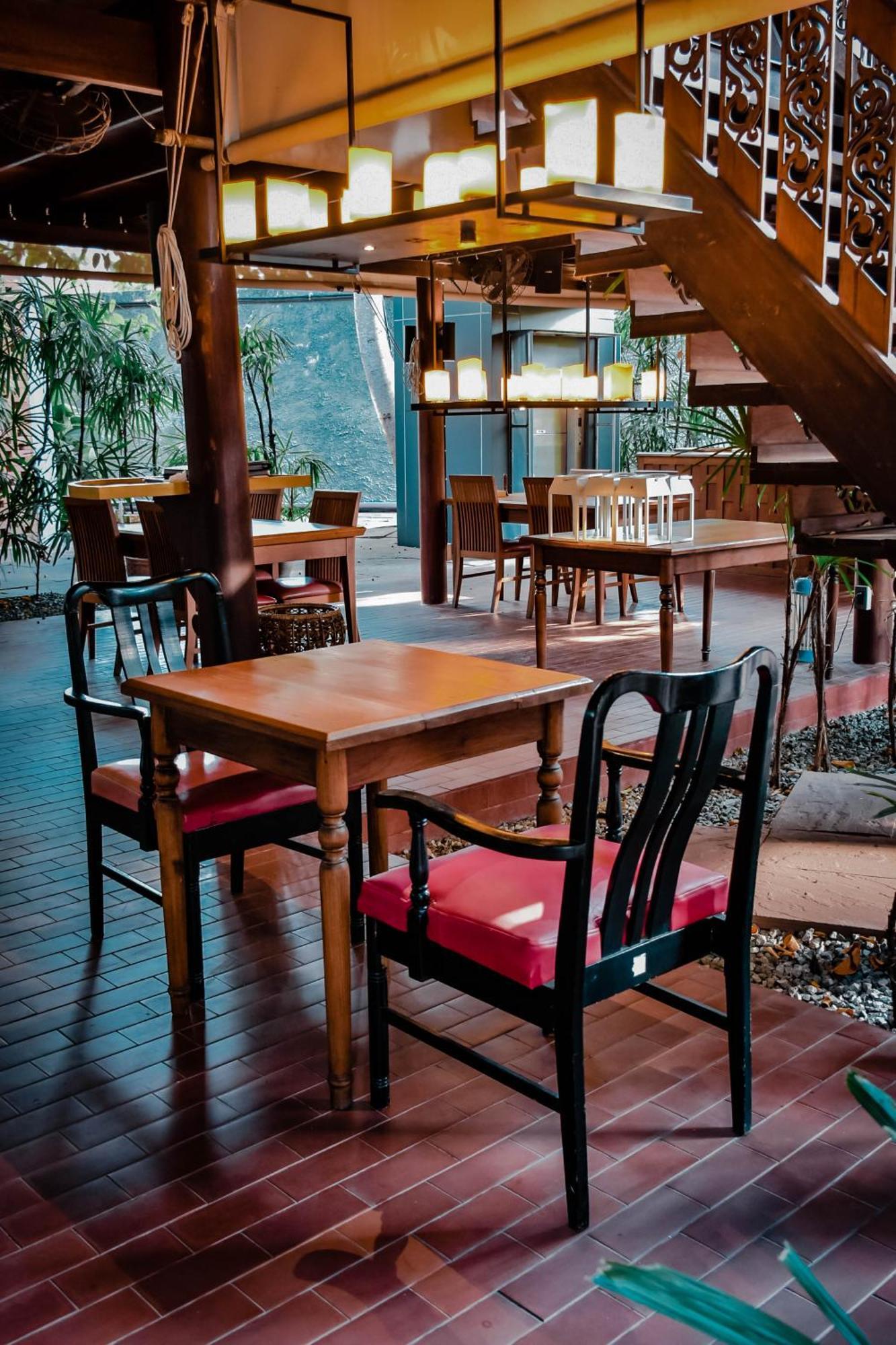Sugar Hut Resort&restaurant Resort